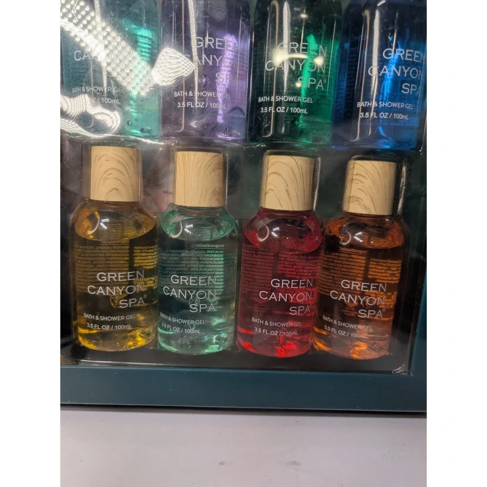 Set of 8 Travel Size Shower Gels 100ML Each‎ NEW